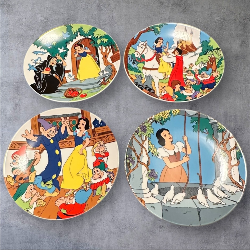 The Disney Collection Snow White & the Seven Dwarfs Collector Plates – Set of 4!